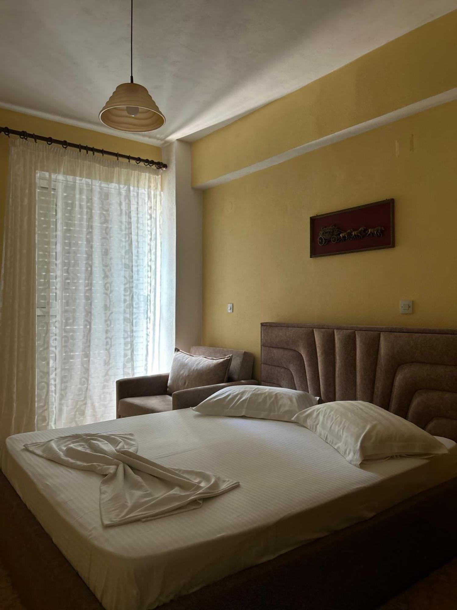 הימארה Areti Rooms Hotel מראה חיצוני תמונה